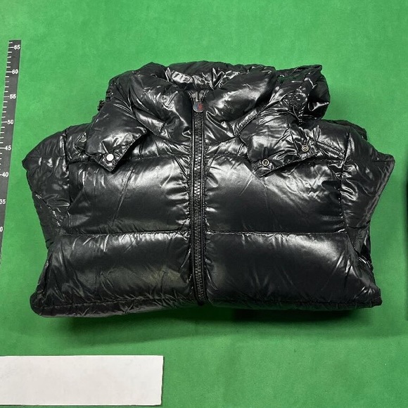 Tshirts/ Hoodies/Crewnecks sweaters/ Jackets & etc. - Picture 7 of 12